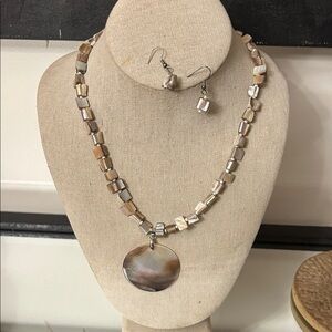 Elegant Shell Pendant Necklace and Earring Set